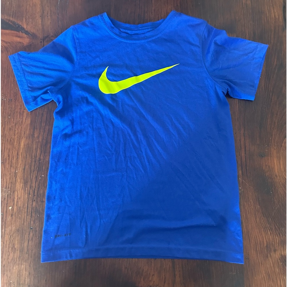 Nike Youth Medium Dri-Fit